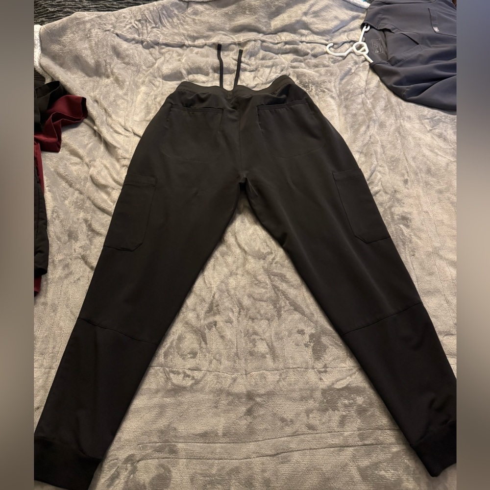 Mandala scrub pants. Black. Sz men’s LG. Jogger.